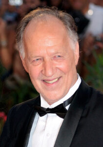 Werner Herzog bei den Filmfestspielen von Venedig, nachdenklich blickend während einer Pressekonferenz, undatierte Aufnahme um 2009.