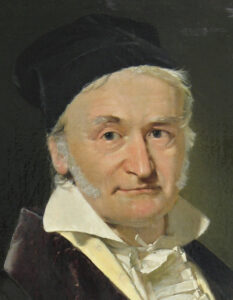 Ein Porträt von Carl Friedrich Gauß im fortgeschrittenen Alter, das den Mathematiker in nachdenklicher Pose mit hoher Stirn zeigt, um 1840.