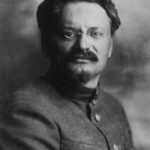 Leo Trotzki in Uniform als Volkskommissar für das Kriegswesen, eine Aufnahme während des Russischen Bürgerkriegs um 1919.