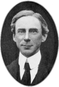 Der Philosoph Bertrand Russell an seinem Schreibtisch, eine nachdenkliche Aufnahme aus den mittleren Jahren seines Schaffens um 1930.