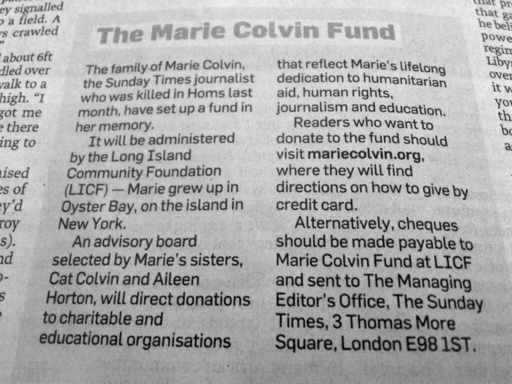 Die Kriegsreporterin Marie Colvin mit ihrer charakteristischen schwarzen Augenklappe bei einer Veranstaltung, undatierte Aufnahme.
