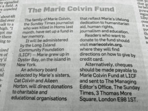 Die Kriegsreporterin Marie Colvin mit ihrer charakteristischen schwarzen Augenklappe bei einer Veranstaltung, undatierte Aufnahme.