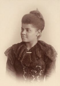 Die Journalistin Ida B. Wells in einer Studioaufnahme um 1893, eine entschlossene Pionierin im Kampf gegen die Lynchjustiz in den USA.