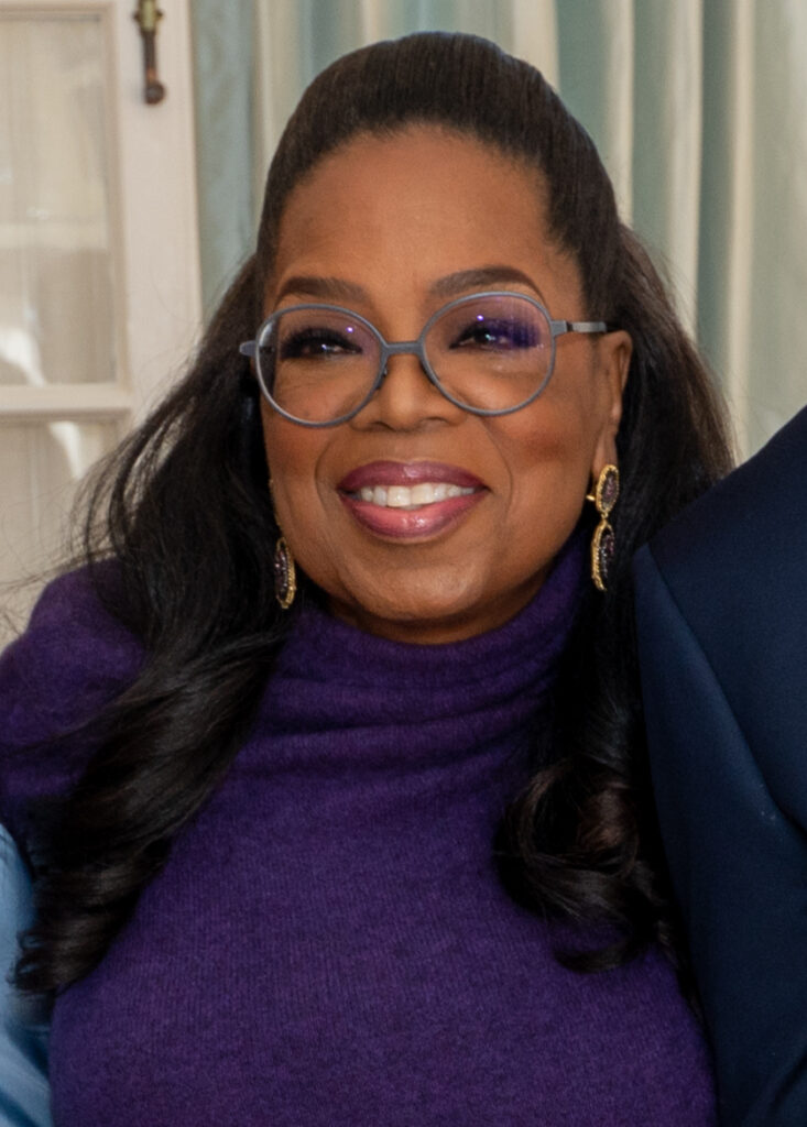 Oprah Winfrey während einer Aufzeichnung ihrer Talkshow in den Harpo Studios in Chicago, aufgenommen in den späten 1990er Jahren.