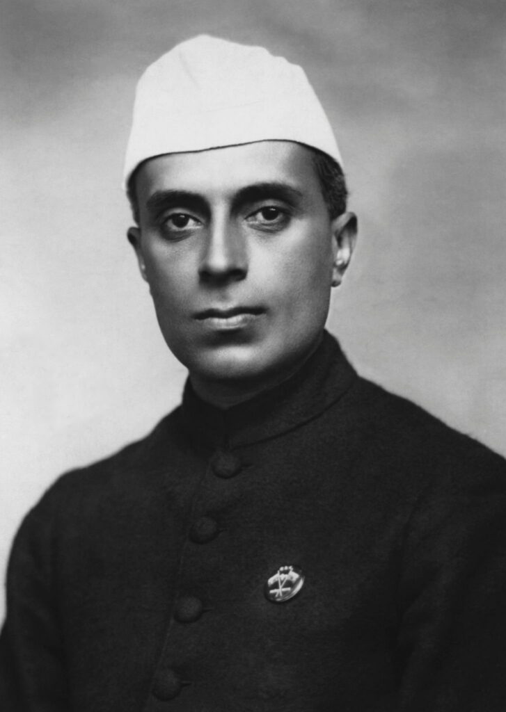 Jawaharlal Nehru in einer nachdenklichen Pose während einer Rede, undatierte Aufnahme aus seiner Zeit als Premierminister Indiens.