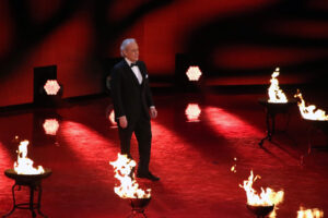 José Carreras auf der Bühne der Wiener Staatsoper während einer Aufführung